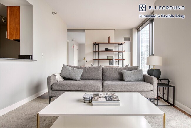 210 N Wells St in Chicago, IL - Building Photo - Building Photo