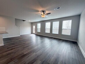 2133 Layla Dr in Waxahachie, TX - Building Photo - Building Photo