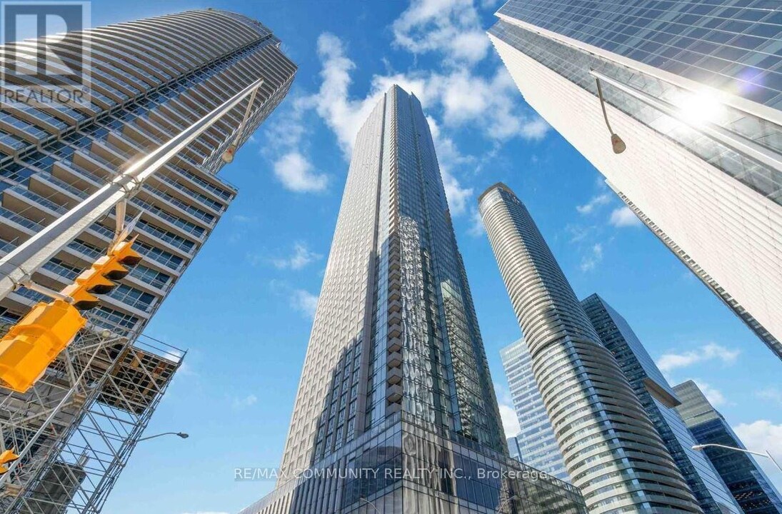 10-4410 York St in Toronto, ON - Building Photo