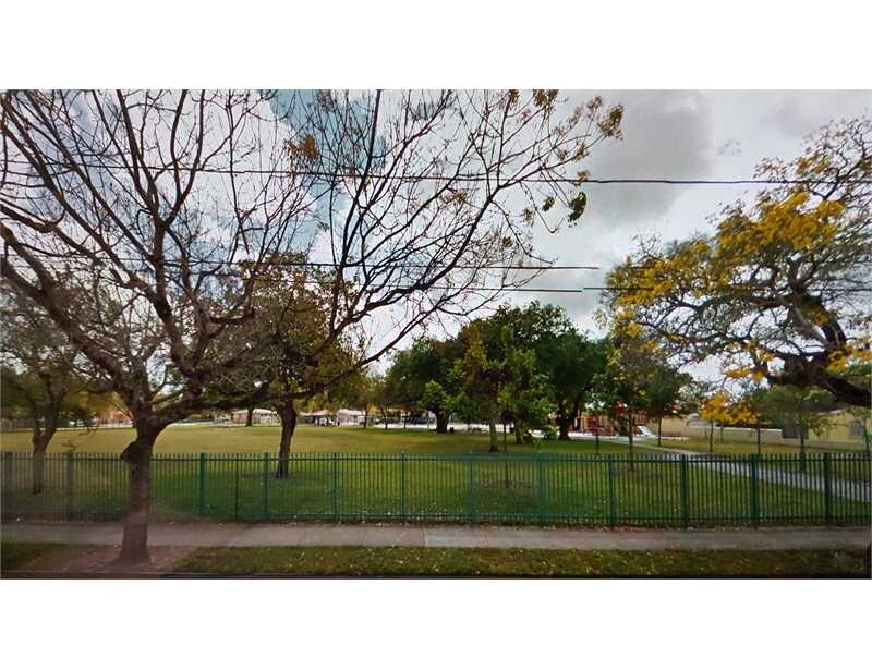 2605 NW 31st St in Miami, FL - Building Photo