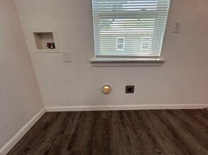 706 Sunny Ln in Irving, TX - Building Photo - Building Photo