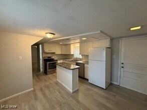 812 Kling St in Akron, OH - Building Photo - Building Photo