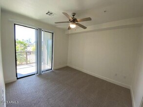 11 S 12th St in Phoenix, AZ - Building Photo - Building Photo