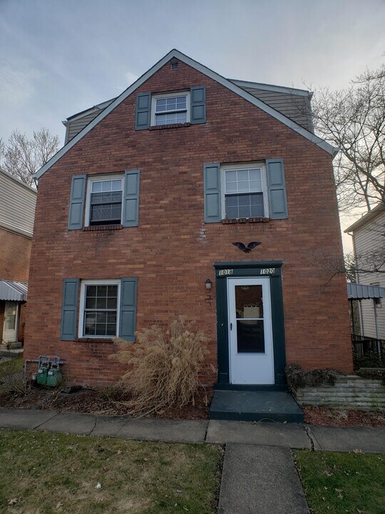 1018 Summit St in McKeesport, PA - Building Photo