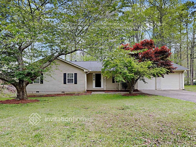 property at 388 Summerville Dr NW