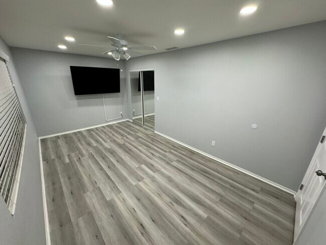 469 W 2nd St in Azusa, CA - Building Photo - Building Photo