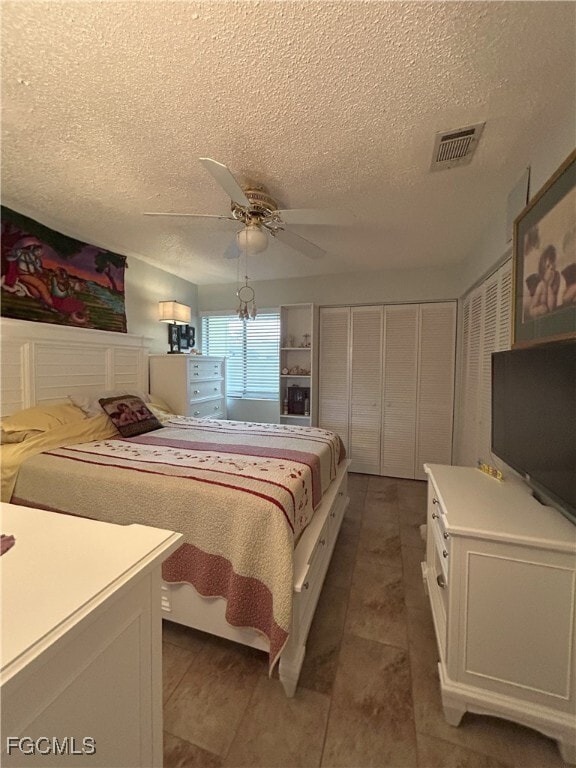 property at 5560 Longleaf Dr