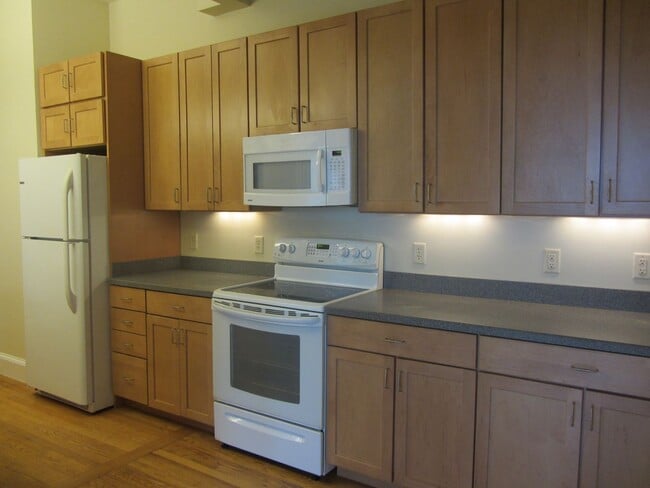 157 Alfred St in Biddeford, ME - Building Photo - Building Photo