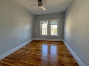 7 Leyden Ave, Unit 2 in Medford, MA - Building Photo - Building Photo