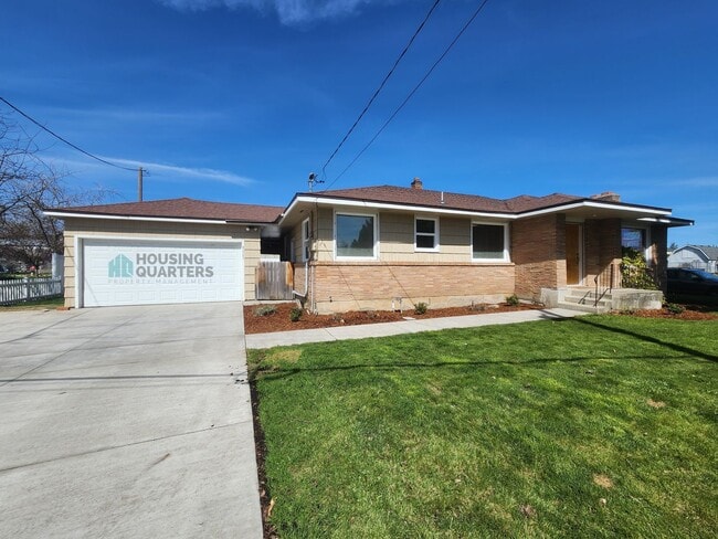 8607 E Maringo Dr in Spokane, WA - Building Photo - Building Photo
