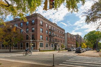 25 Parade Pl in Brooklyn, NY - Building Photo - Building Photo