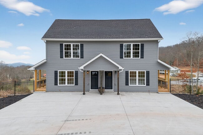 357 Beechwood Ln in Clinton, TN - Foto de edificio - Building Photo