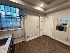 10 Otis Pl in Boston, MA - Building Photo - Building Photo