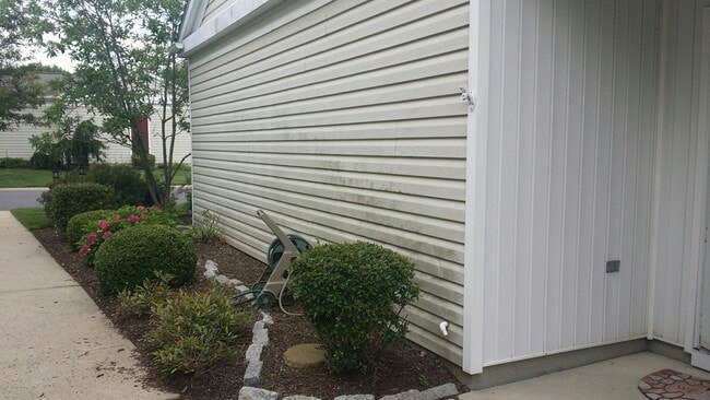 388 Harrier Dr in Monroe Township, NJ - Building Photo - Building Photo