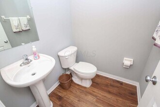 8475 Haleigh Woods Dr in Columbus, OH - Building Photo - Building Photo