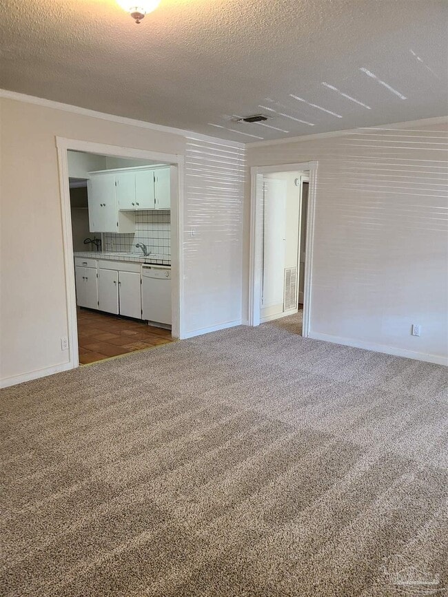 206 Bill Pl in Pensacola, FL - Foto de edificio - Building Photo