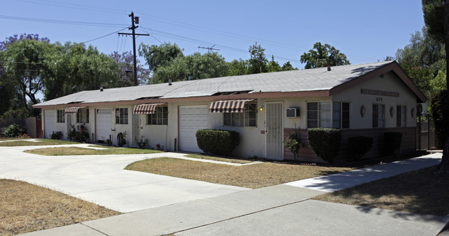 627 W California St in Ontario, CA - Foto de edificio - Building Photo