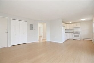 41 Farrwood Ave in North Andover, MA - Building Photo - Building Photo