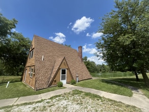 558 E County Rd 1350 N in Arcola, IL - Building Photo - Building Photo
