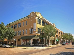 4621 N. Lincoln Ave. in Chicago, IL - Foto de edificio - Building Photo