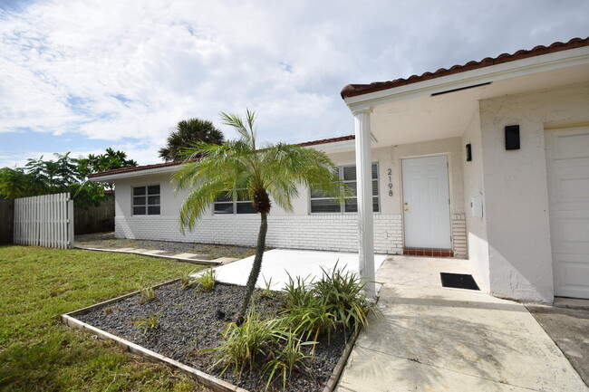 2198 NE 3rd Ave in Boca Raton, FL - Building Photo - Building Photo