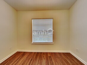 587 Arborwood Dr in Jacksonville, FL - Foto de edificio - Building Photo