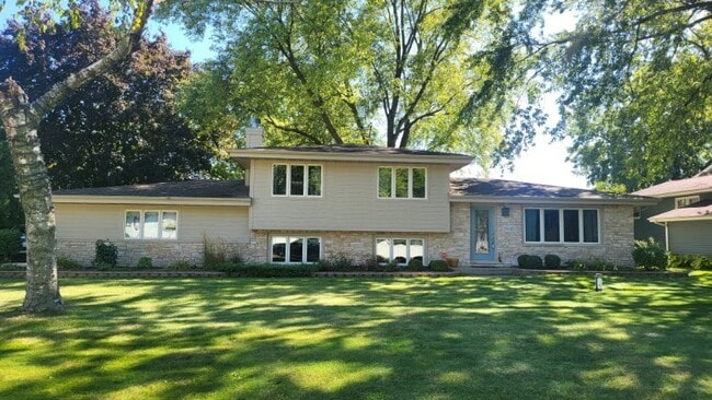 property at 28W661 Douglas Rd