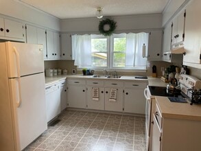 1613 Acker Dr in Albany, GA - Building Photo - Building Photo