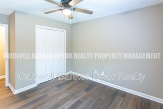 5722 Moody Sawyer Rd in Chattanooga, TN - Foto de edificio - Building Photo