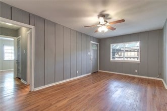 424 E Worth St-Unit -A in Grapevine, TX - Building Photo - Building Photo