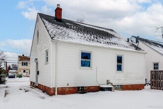 375 E 324th St in Willowick, OH - Building Photo - Building Photo