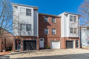 62 Church St in Lambertville, NJ - Building Photo
