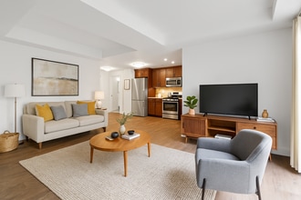 450 E 78th St, Unit 4H in New York, NY - Building Photo - Building Photo