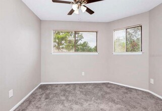 7298 Ulmerton Rd in Largo, FL - Foto de edificio - Building Photo