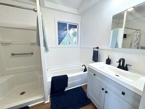 446 Ainaola Dr in Hilo, HI - Building Photo - Building Photo