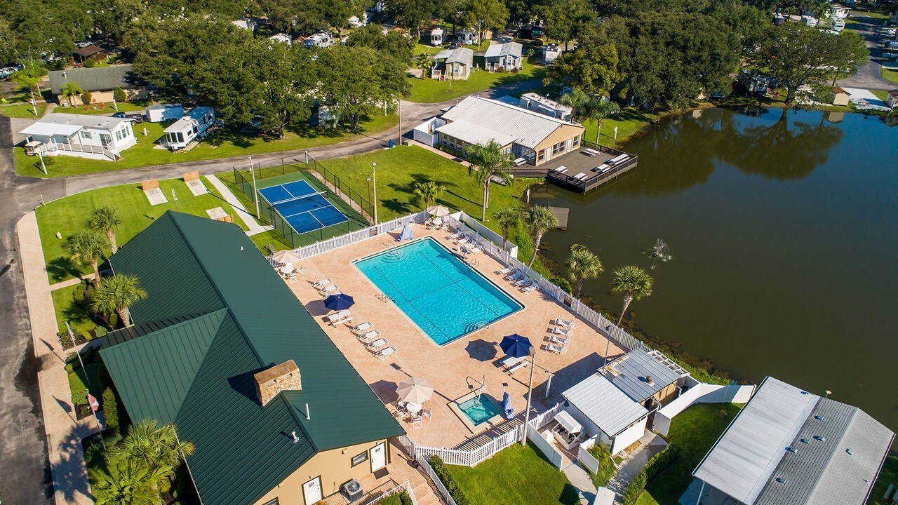 Lakeland RV Resort in Lakeland, FL - Foto de edificio