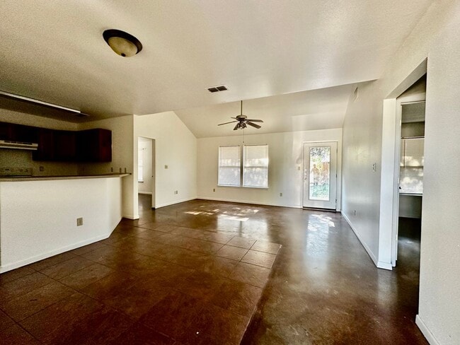 327 Patriot N Dr in Kerrville, TX - Building Photo - Building Photo