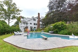 135 Bridge St in Manchester by the Sea, MA - Building Photo - Building Photo