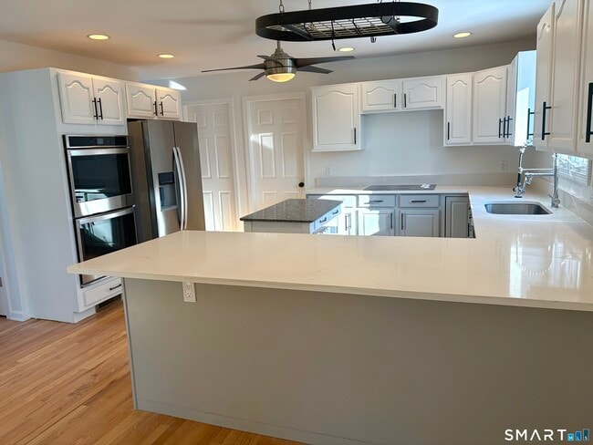 96 Winibig Trail in Shelton, CT - Building Photo - Building Photo