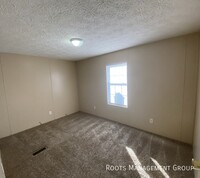 12 Birch Crest Dr in Flint, MI - Building Photo - Building Photo