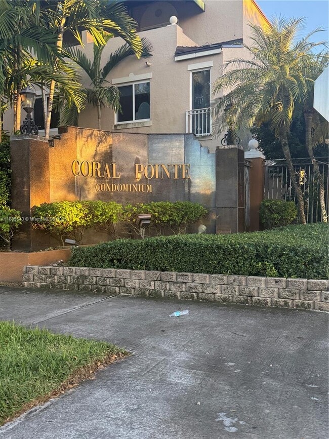 8585 NW 6th Ln in Miami, FL - Building Photo - Building Photo