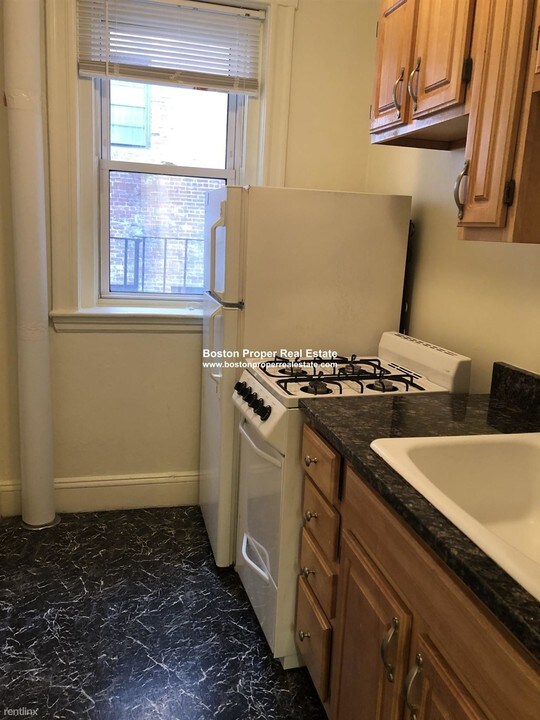 35 Park Dr-Unit -Apt 7 in Boston, MA - Building Photo