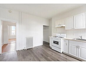 128 Washington Ave, Unit 2 in Chelsea, MA - Foto de edificio - Building Photo