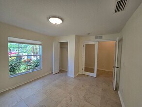 1430 10th Manor in Vero Beach, FL - Building Photo - Building Photo