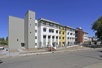 8th and Wake (Graduate Student Housing) in Davis, CA - Building Photo - Building Photo