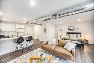 1562 Michigan St NE in Grand Rapids, MI - Building Photo