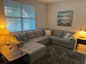 1690 Coulter Ln in Port Orange, FL - Building Photo - Building Photo