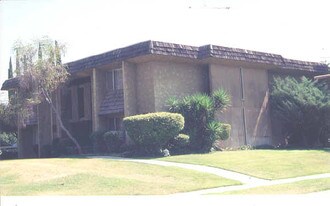 11159 Poplar St in Loma Linda, CA - Building Photo