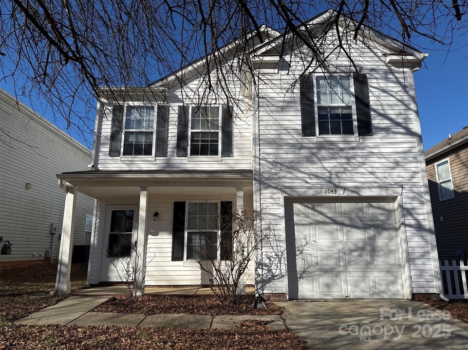 2043 Dunsmore Ln in Waxhaw, NC - Building Photo