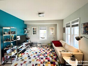 43 West St in Needham, MA - Foto de edificio - Building Photo